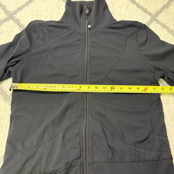 Lululemon Women’s 8 Raja Black Reversible Full Zip Jacket All Season Yoga Layer - Picture 4 of 11